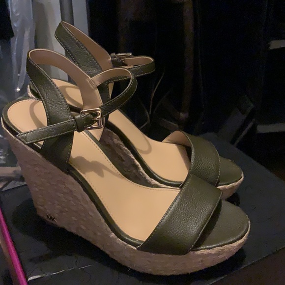 Michael Kors Wedges - Picture 2 of 7